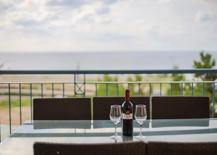 H&o Golden Sunset View Pafos