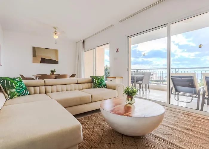 H&o Golden Sunset View Pafos