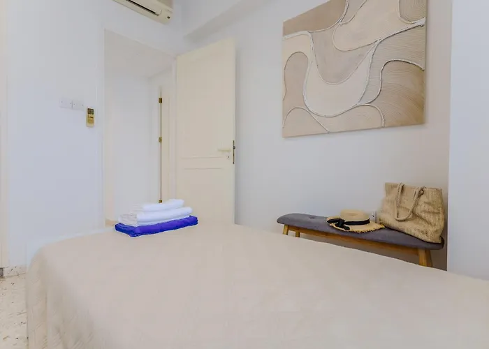 H&o Golden Sunset View Pafos