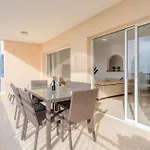 H&o Golden Sunset View *