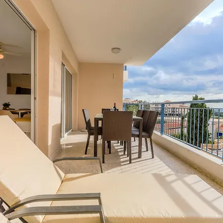 H&o Golden Sunset View Апартаменты Пафос