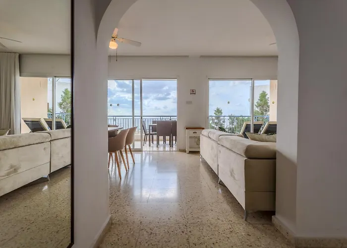 H&o Golden Sunset View *