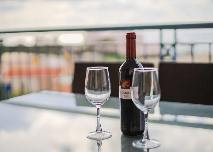 H&o Golden Sunset View *