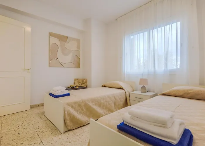 H&o Golden Sunset View *